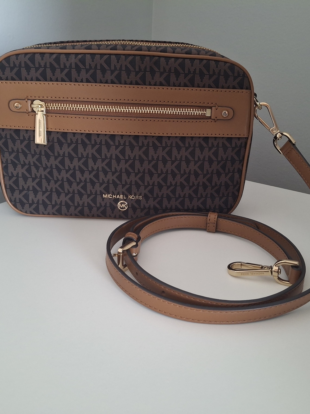 Michael Kors Jet Set Charm Large East/West Camera Bag Brown